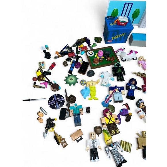 Roblox Pet Shop Toy Lot Action Figures - Picture 4 of 4